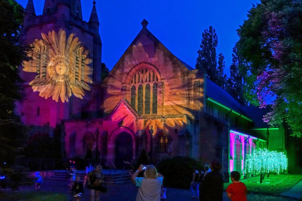 Hoskins_Church - Lithglow - Photo by Lithgow2790.com