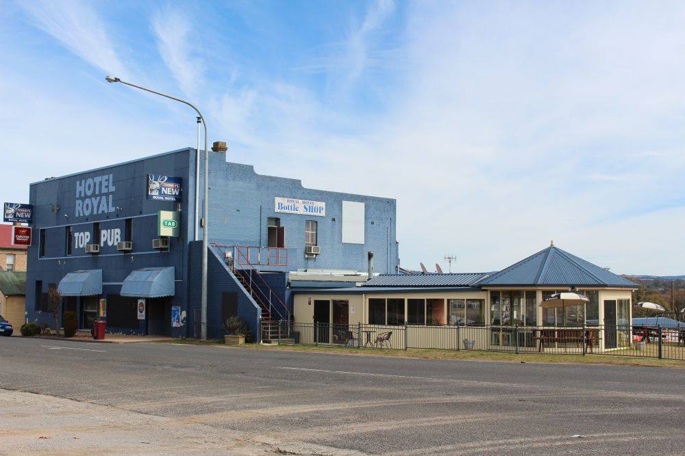 Royal Hotel Wallerawang - has Accommodation Pub Rooms as well as Self-Contained Cabin Accommodation.